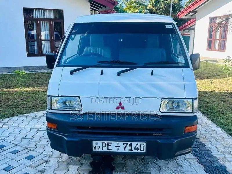 Mitsubishi L300 long 2012