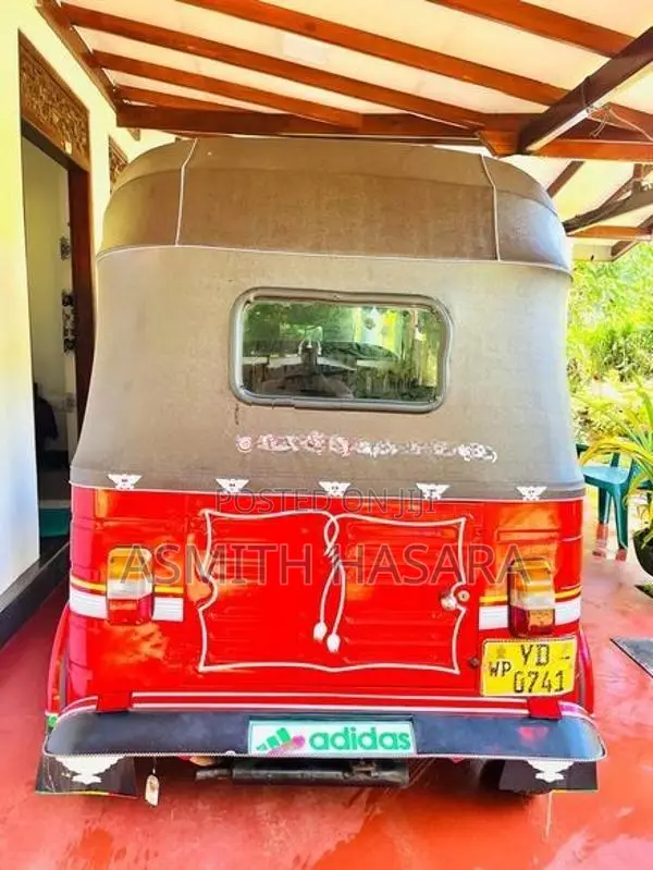 Bajaj RE 2010