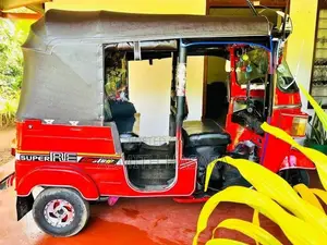 Bajaj RE 2010