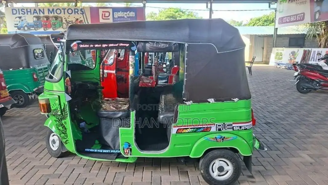 Bajaj RE 4 Stroke 2012