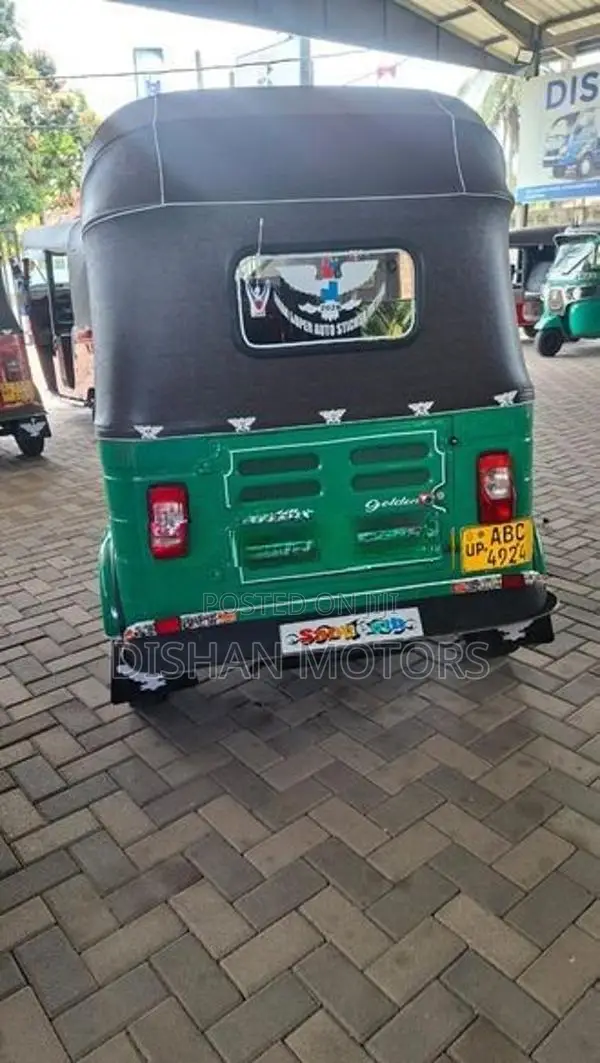 Bajaj RE 4 Stroke 2015