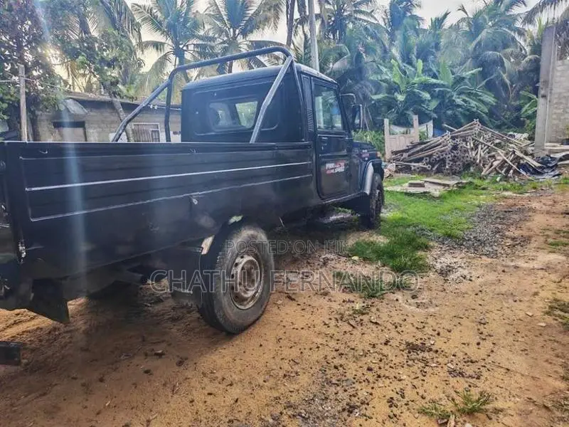 Mahindra Bolero 2006
