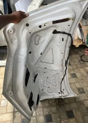 Nissan Bluebird Dicky Door