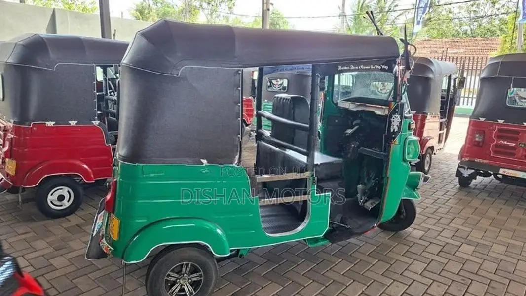 Bajaj RE 4 Stroke 2015