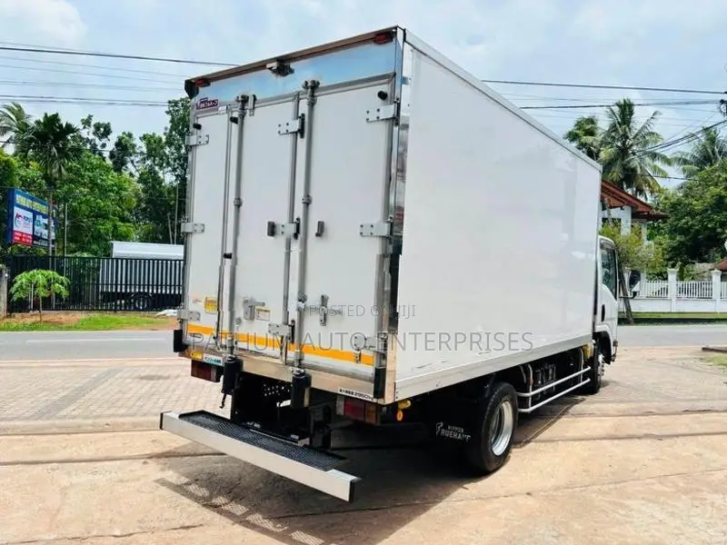 Isuzu 350 2017
