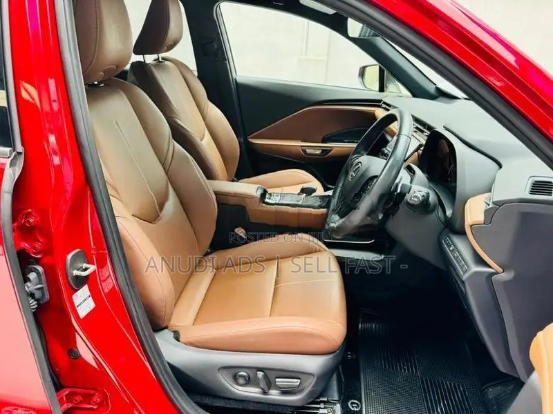 Lexus LBX Safety 4WAY 1ST Owne 2025