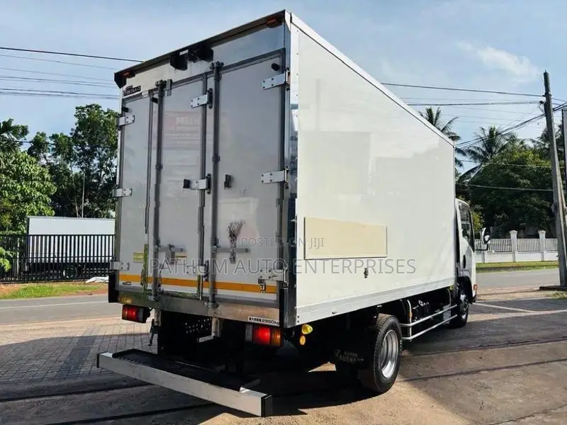Isuzu 350 2017