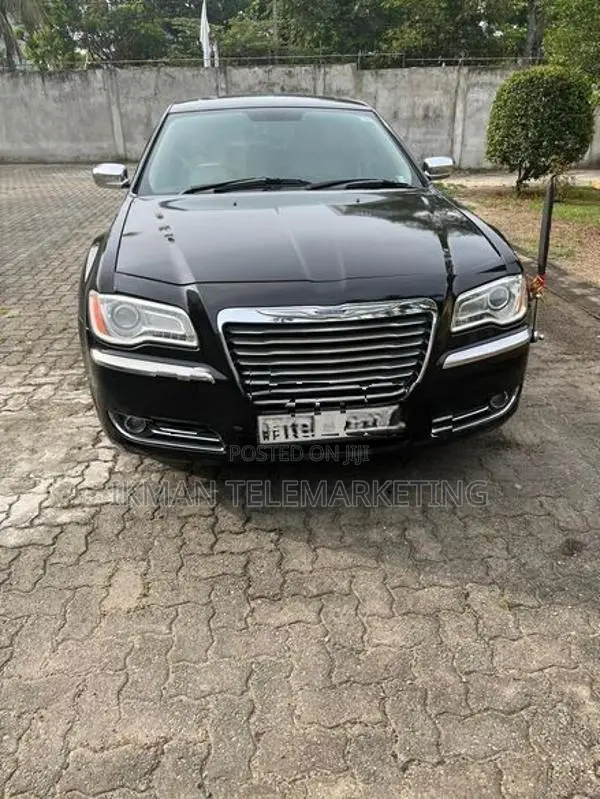 Chrysler 300 2012