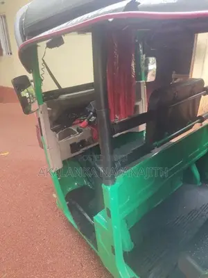 Bajaj RE 2025