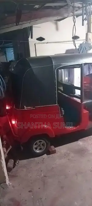 Bajaj RE 2002