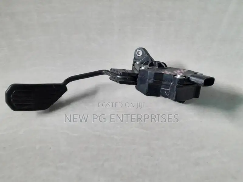 Toyota Aqua NHP10 Accelerator Pedal