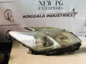 Toyota Prius W30 Headlight RHS ( Single Scoop )