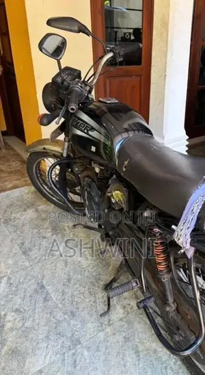Bajaj Boxer 2012