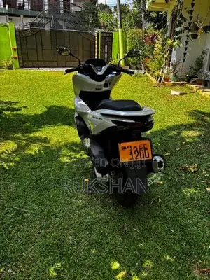 Honda PCX160 2025