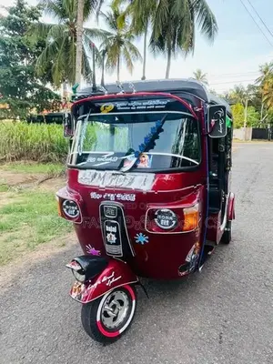 Bajaj RE 2011