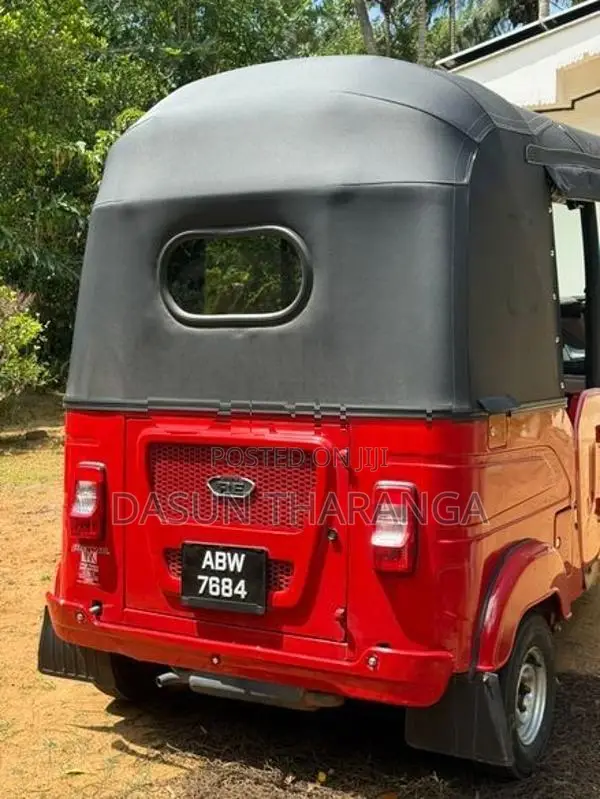 Bajaj RE 2025