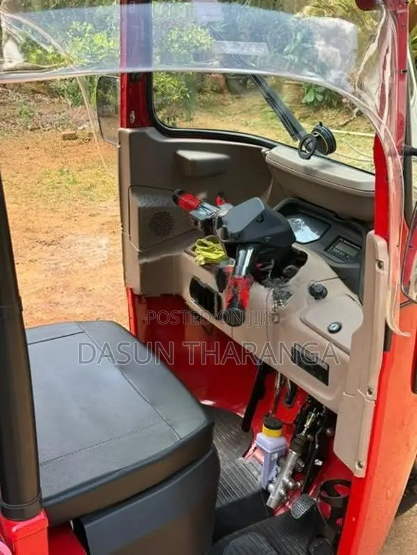 Bajaj RE 2025