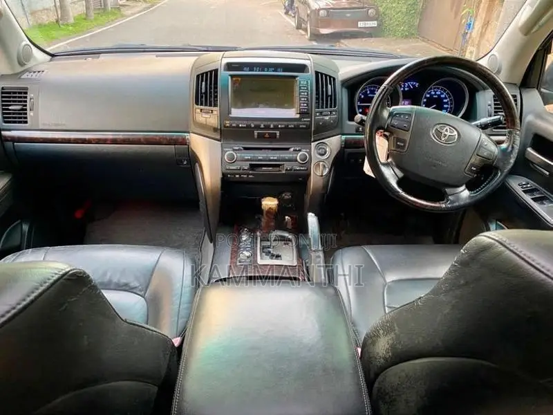 Toyota Land Cruiser Sahara ZX 2010