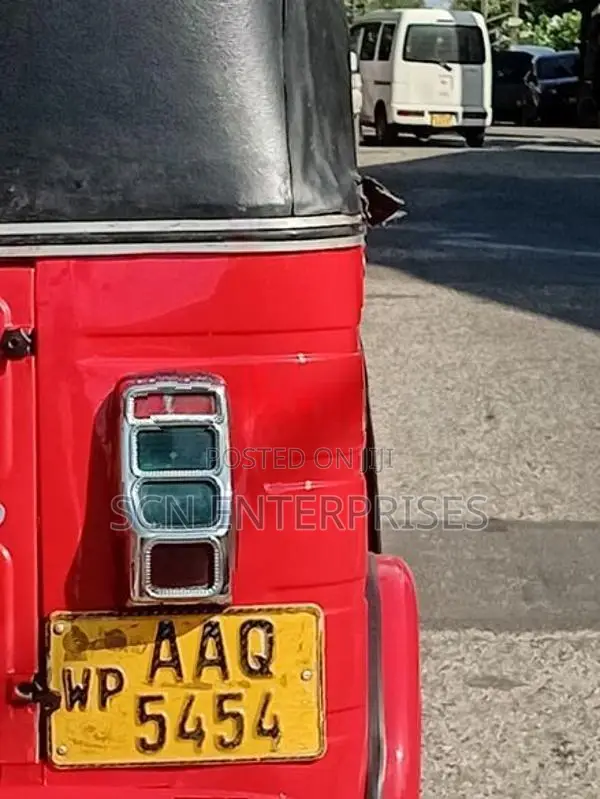 Bajaj RE 2014