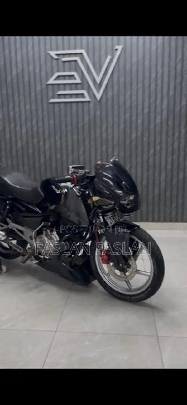 Bajaj Pulsar 150 2015