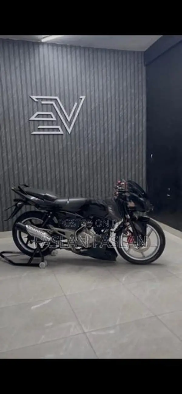 Bajaj Pulsar 150 2015