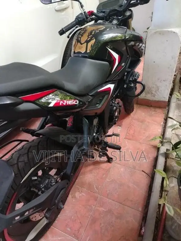 Bajaj Pulsar N160 2025