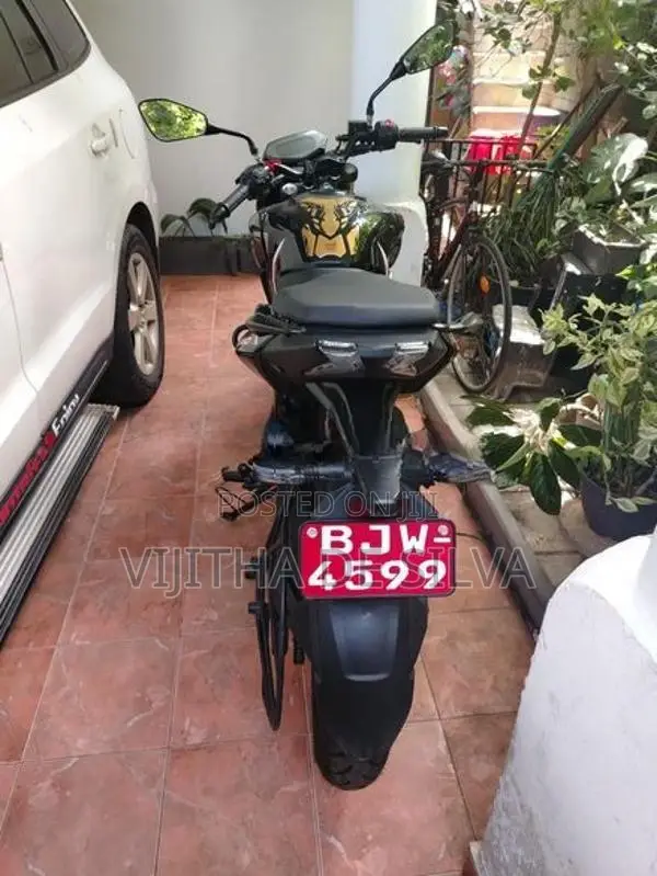 Bajaj Pulsar N160 2025