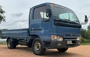Nissan Atlas 2000