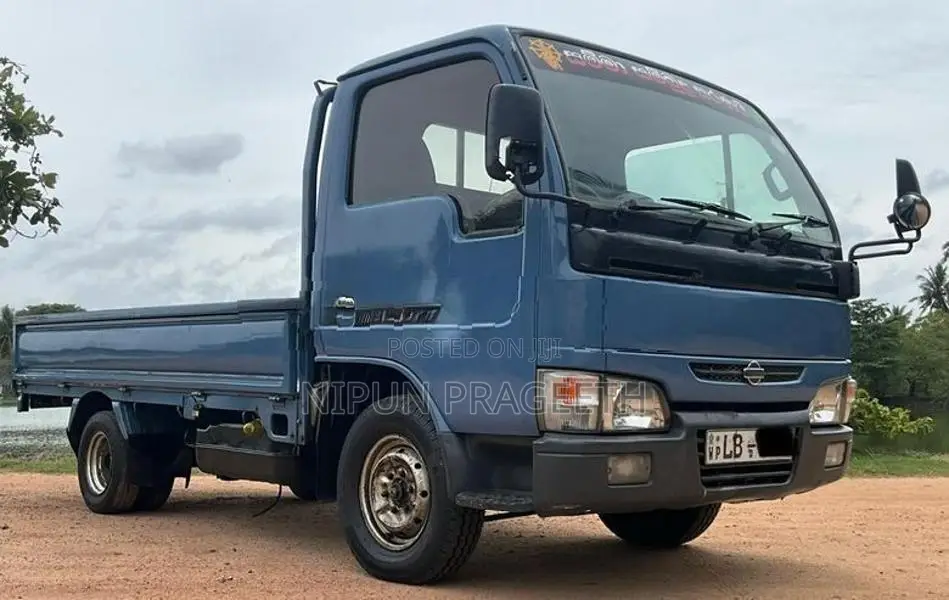 Nissan Atlas 2000