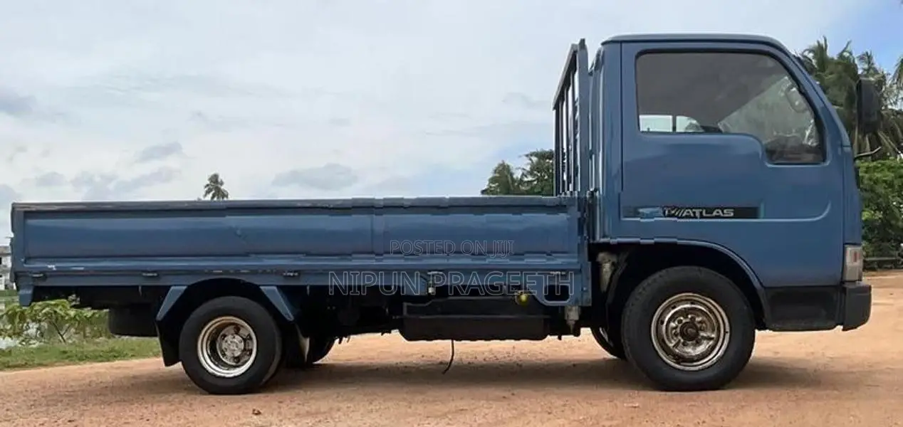 Nissan Atlas 2000