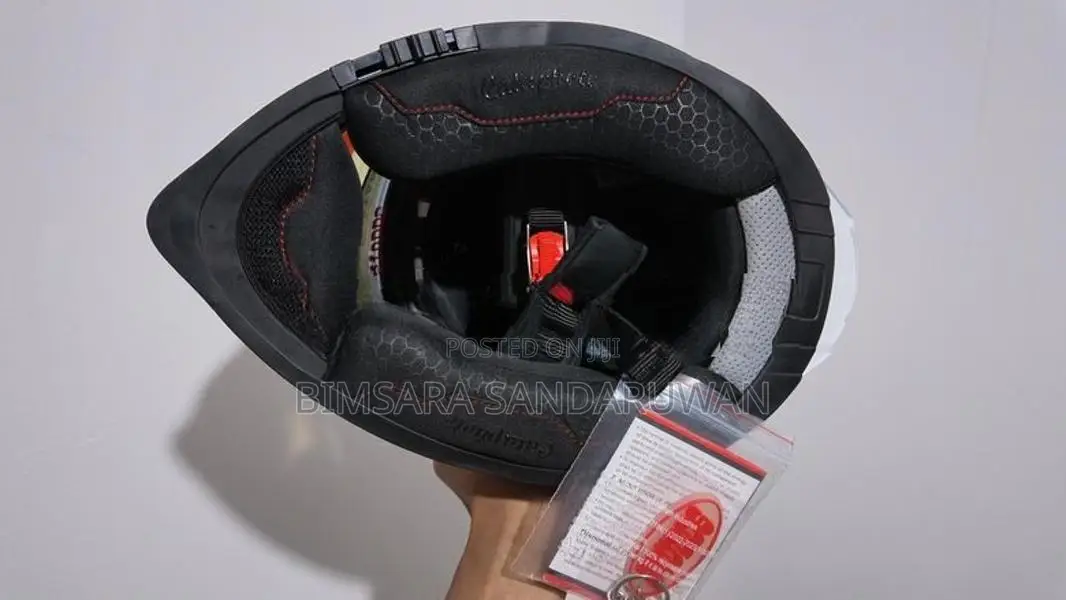 Studds Full Face Motorcycle Helmet Scratch Resistant With Anti-Fog Vis