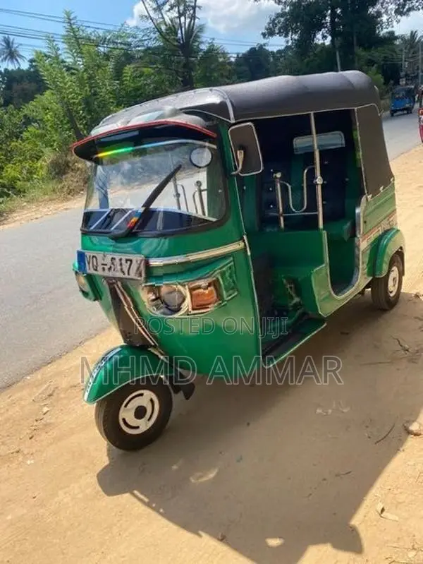 Bajaj RE 2011