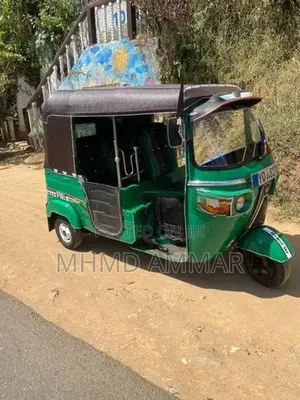Bajaj RE 2011