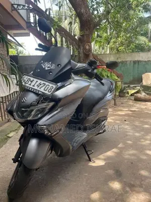 Suzuki Burgman 2019