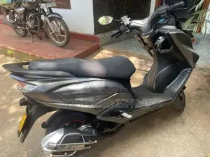 Suzuki Burgman 2019