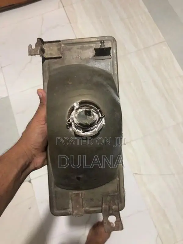 Nissan Trade Sunny B 12 Head Lights