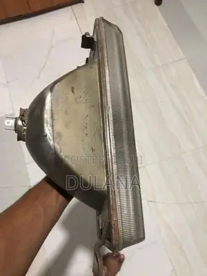 Nissan Trade Sunny B 12 Head Lights