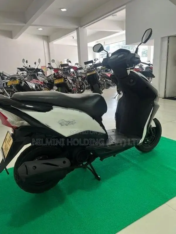Honda Dio 2011