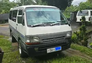 Toyota Dolphin LH102 1990