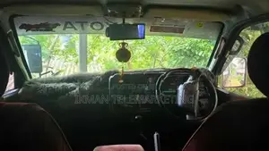 Toyota Dolphin LH102 1990