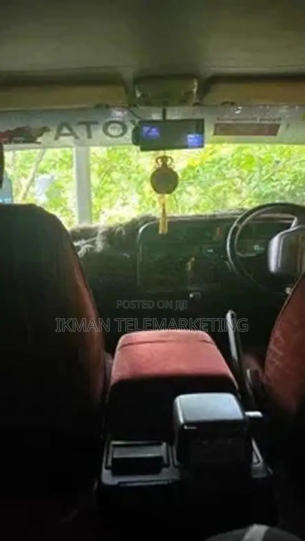 Toyota Dolphin LH102 1990