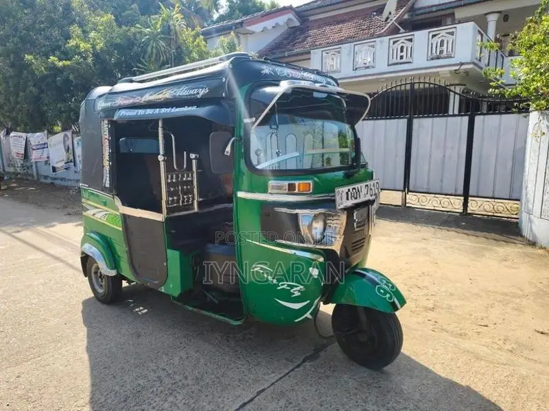 Bajaj RE 2016