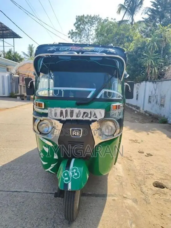 Bajaj RE 2016