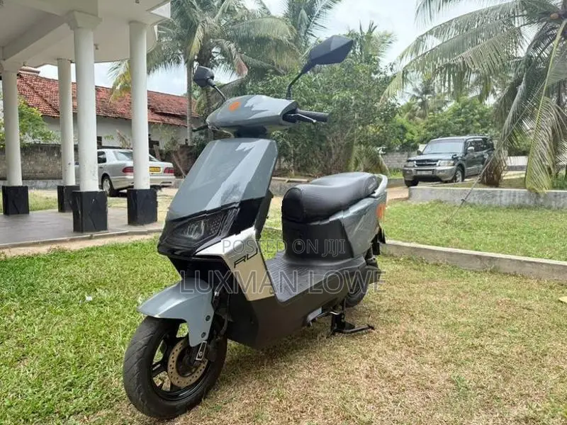 Yadea E8S 2025