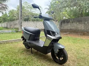 Yadea E8S 2025