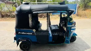 Bajaj RE 2016