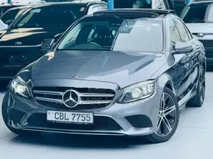 Mercedes Benz C200 AMG Premium 2ND DIMO 2020