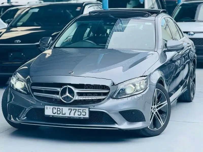 Mercedes Benz C200 AMG Premium 2ND DIMO 2020