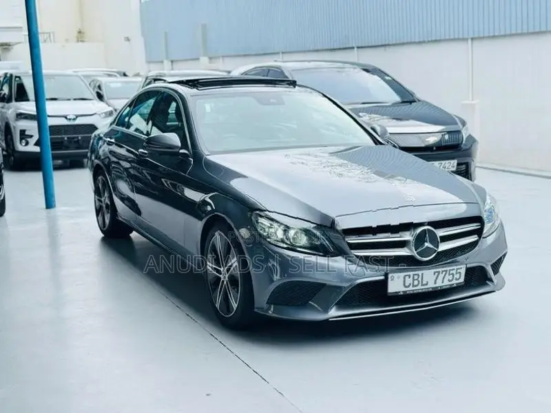 Mercedes Benz C200 AMG Premium 2ND DIMO 2020