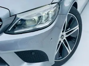 Mercedes Benz C200 AMG Premium 2ND DIMO 2020